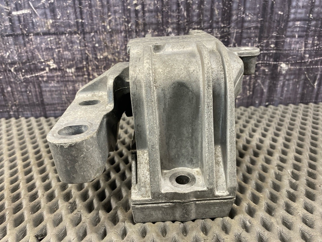 Подушка двигателя, 3730 рублей, Красноярск