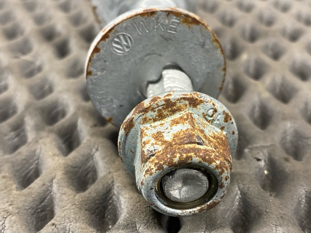 Болт развальный, 710 рублей, Красноярск