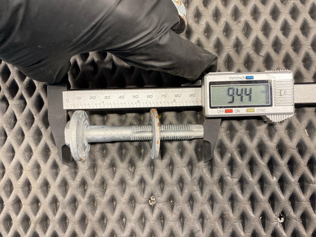 Болт развальный, 710 рублей, Красноярск