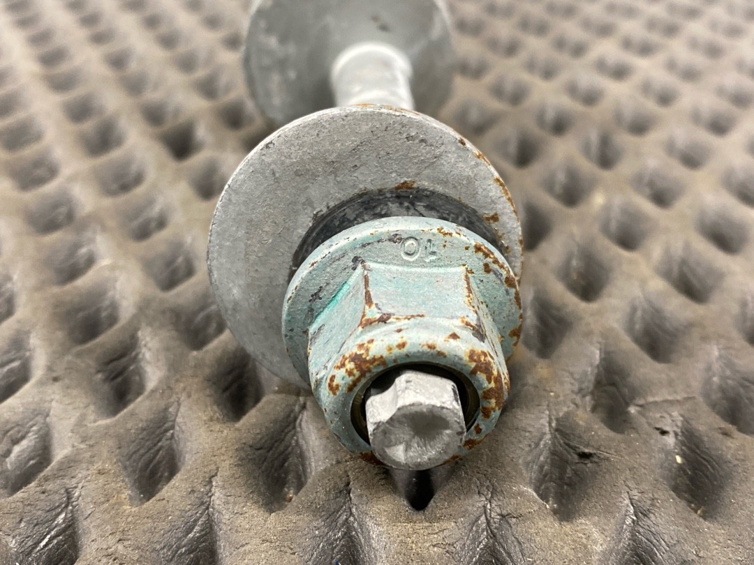 Болт развальный, 710 рублей, Красноярск