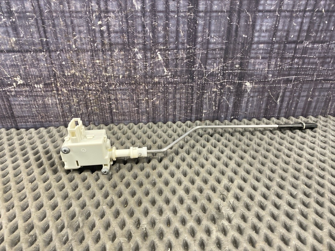 Замок лючка бензобака, 1420 рублей, Красноярск