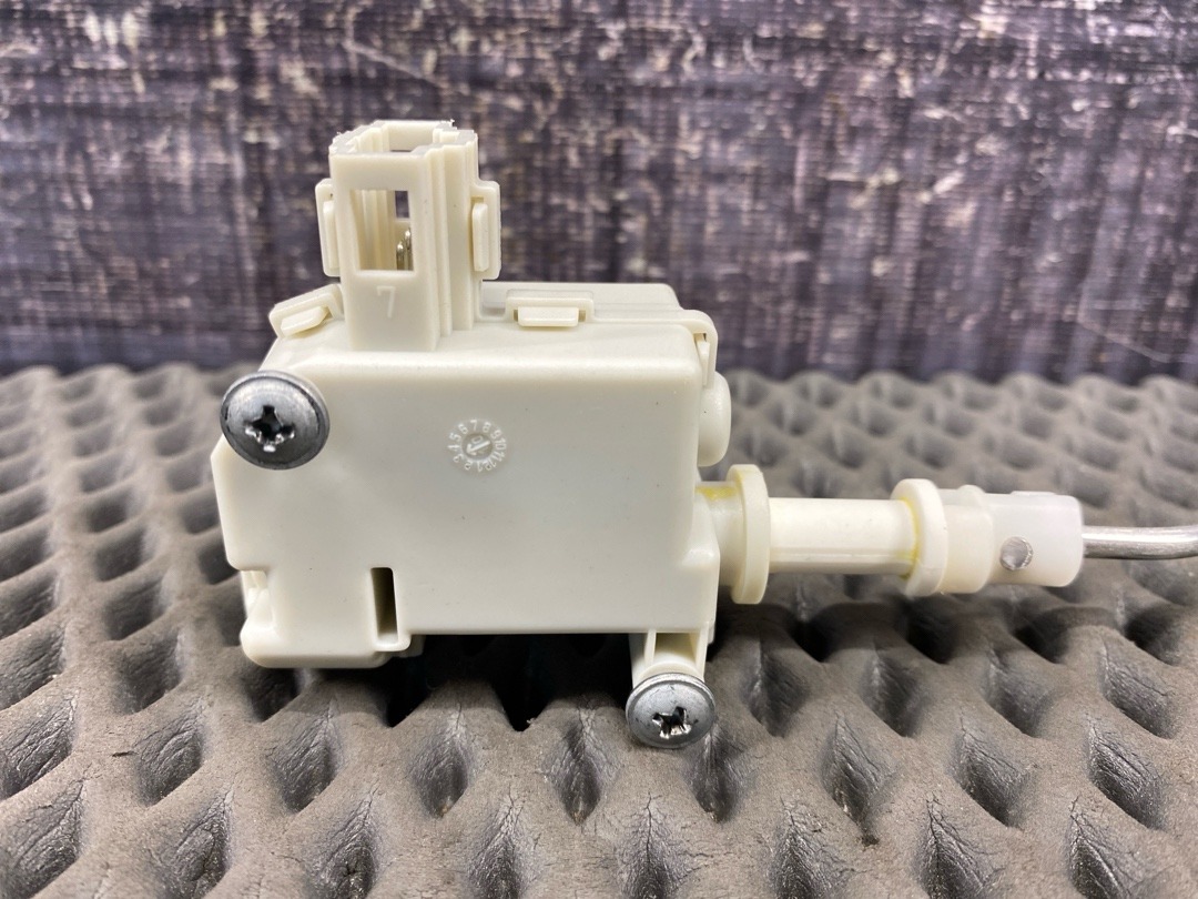 Замок лючка бензобака, 1420 рублей, Красноярск