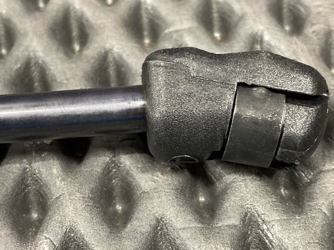 Амортизатор капота, 1210 рублей, Красноярск