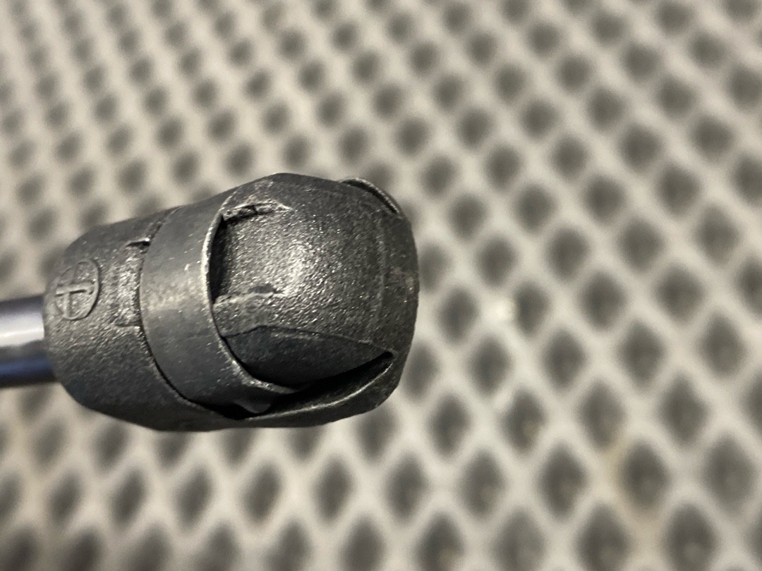 Амортизатор капота, 1210 рублей, Красноярск