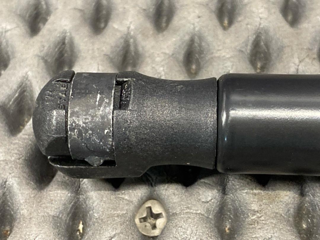 Амортизатор капота, 1210 рублей, Красноярск