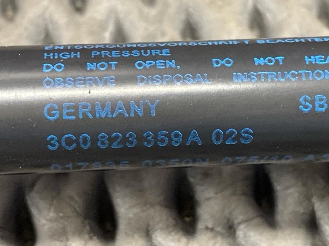 Амортизатор капота, 1210 рублей, Красноярск