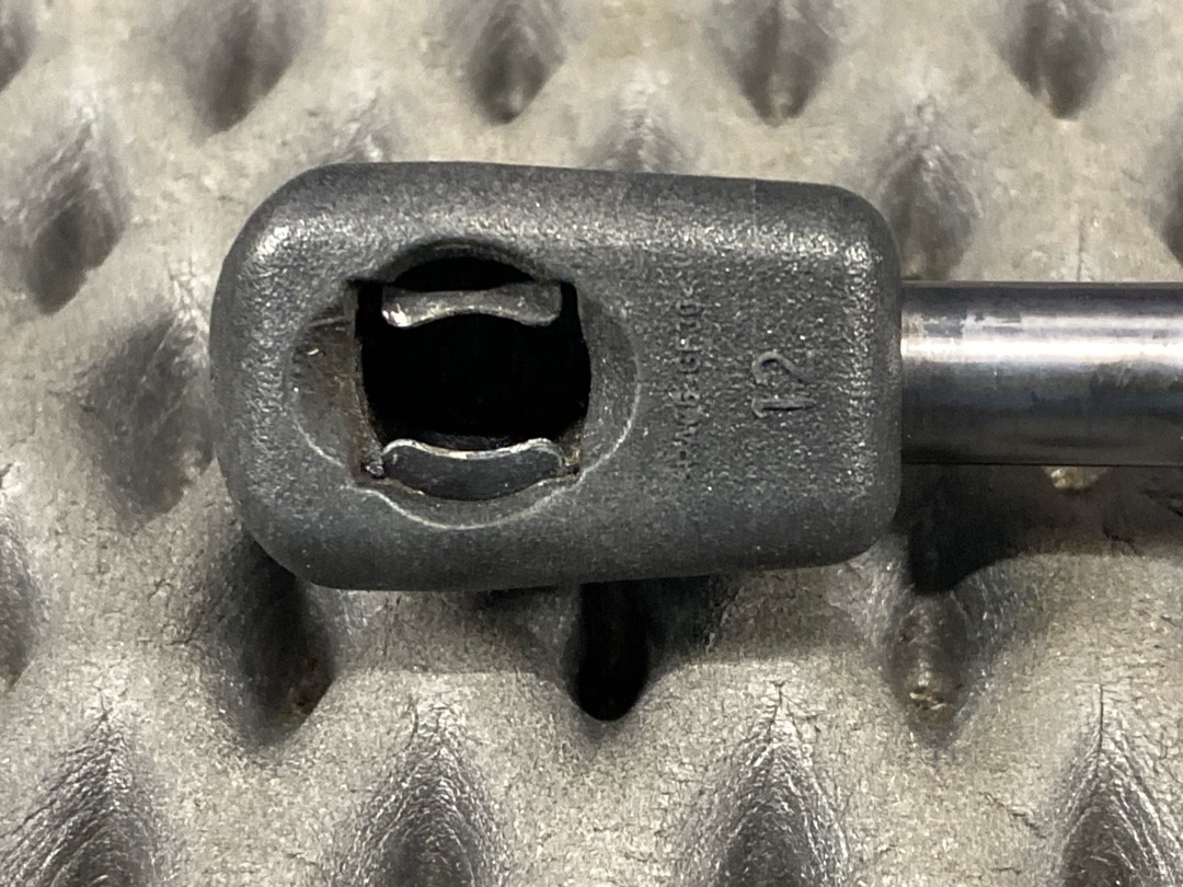 Амортизатор багажника, 880 рублей, Красноярск