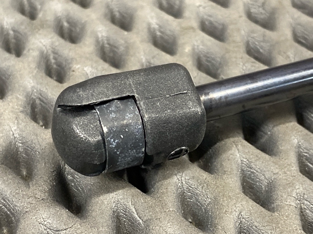 Амортизатор багажника, 880 рублей, Красноярск