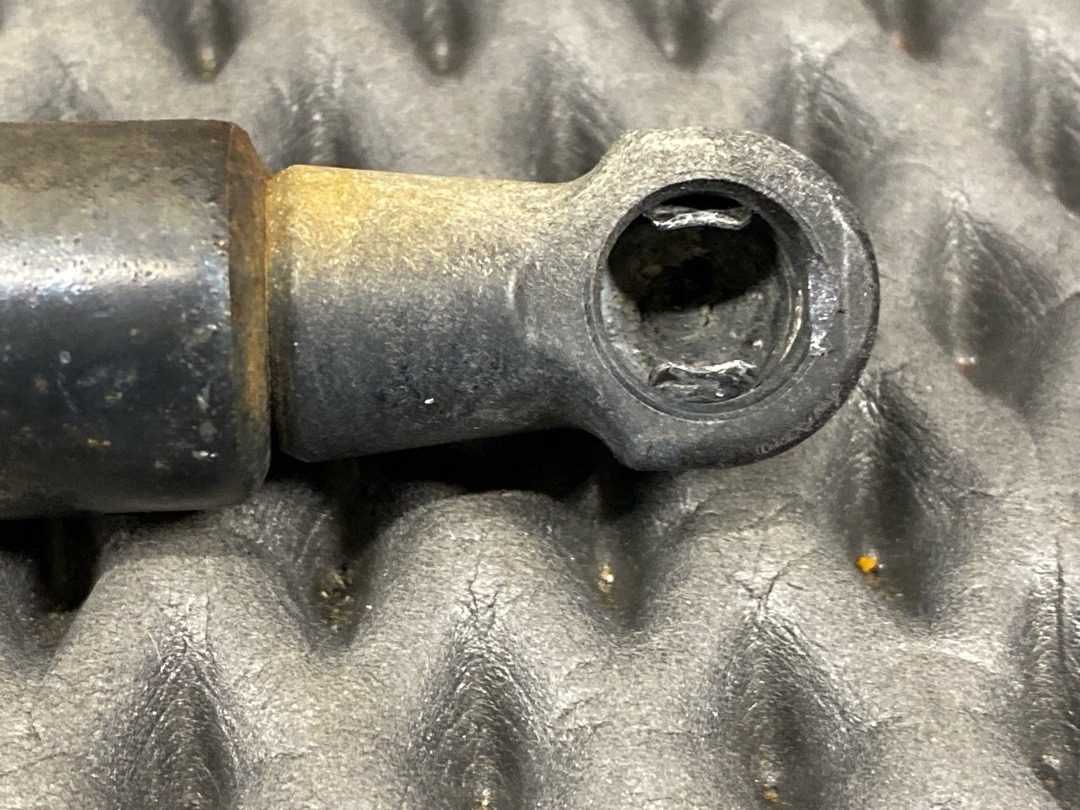 Амортизатор багажника, 880 рублей, Красноярск