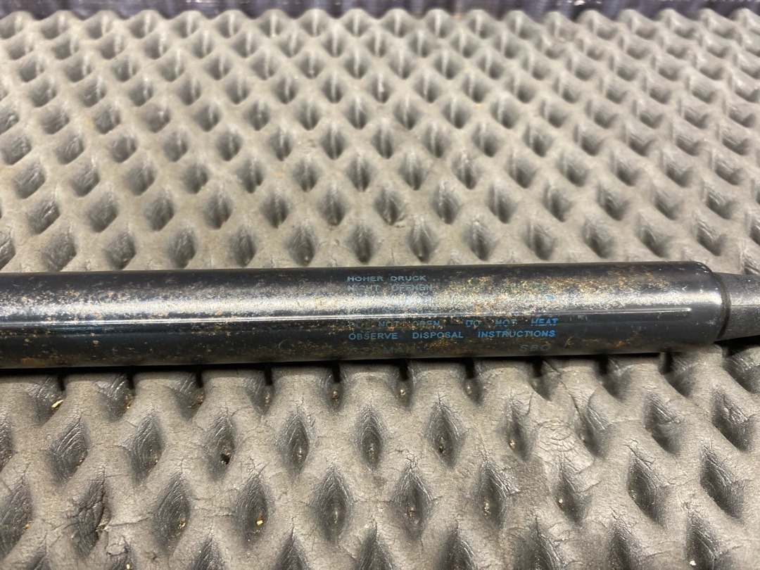 Амортизатор багажника, 880 рублей, Красноярск