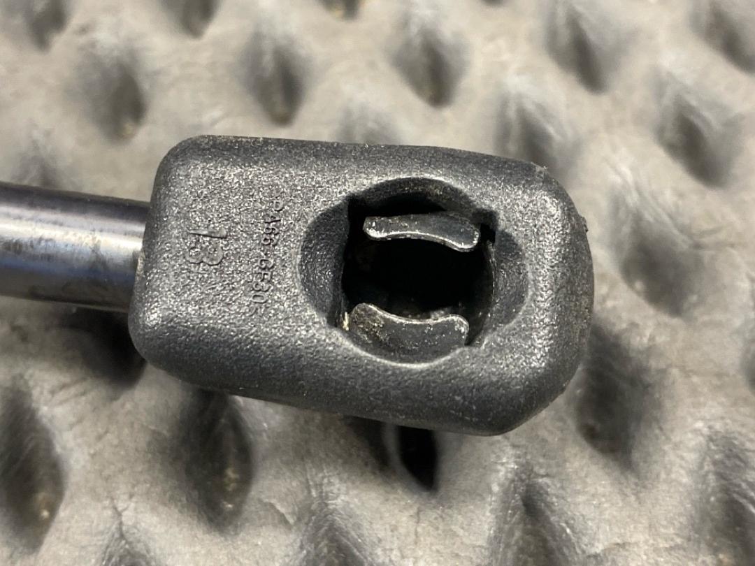 Амортизатор багажника, 880 рублей, Красноярск