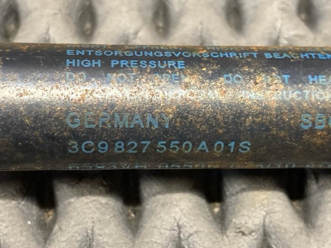 Амортизатор багажника, 880 рублей, Красноярск