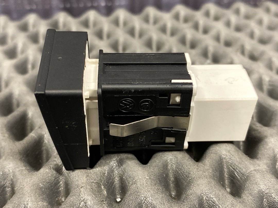 Кнопка ESP, 970 рублей, Красноярск