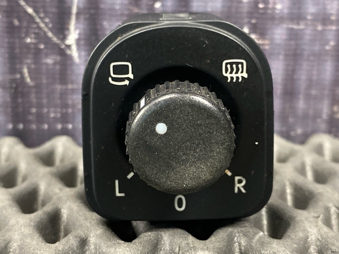 Кнопка регулировки зеркал, 1670 рублей, Красноярск