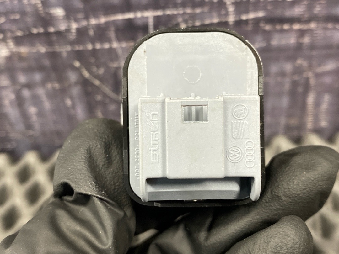 Кнопка регулировки зеркал, 1670 рублей, Красноярск