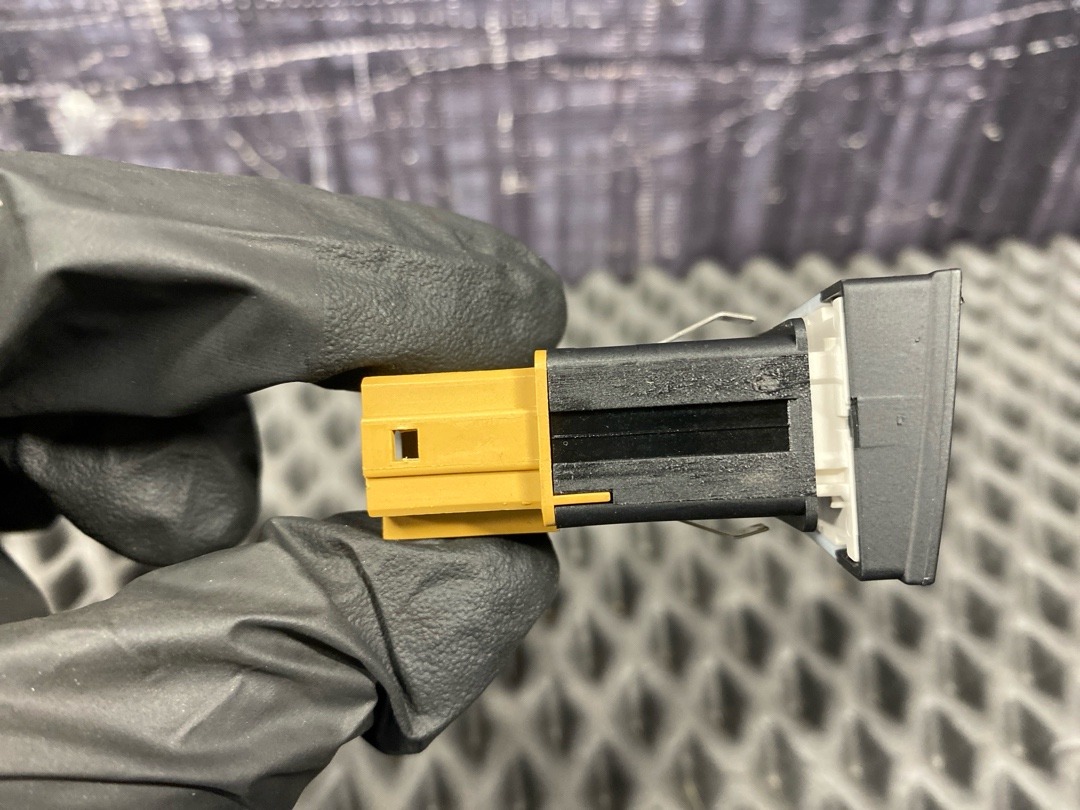 Кнопка Auto-Hold, 780 рублей, Красноярск