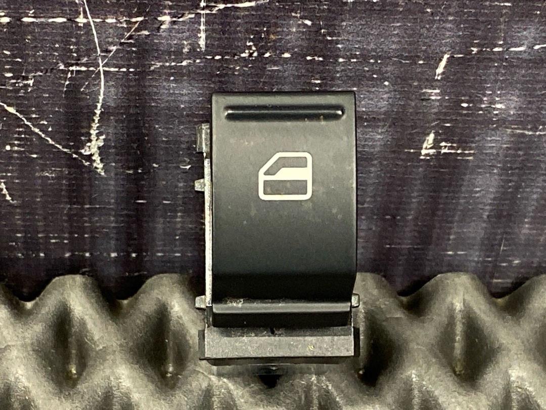 Кнопка стеклоподъемника, 730 рублей, Красноярск