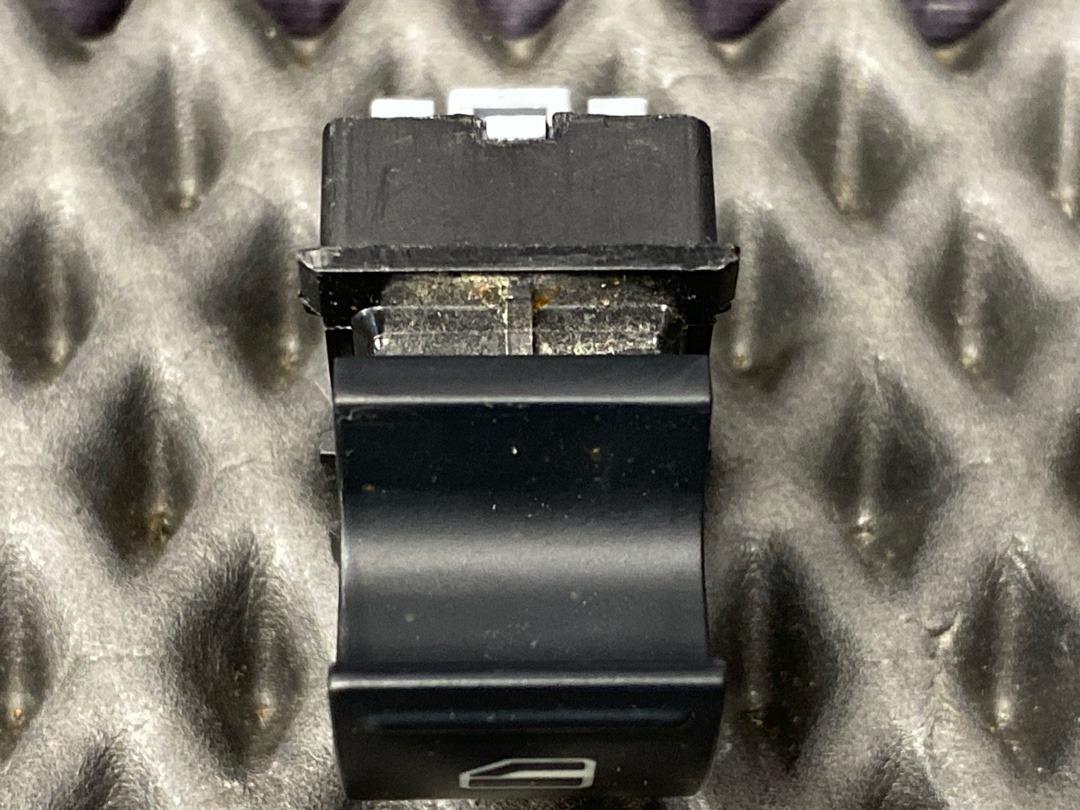 Кнопка стеклоподъемника, 730 рублей, Красноярск