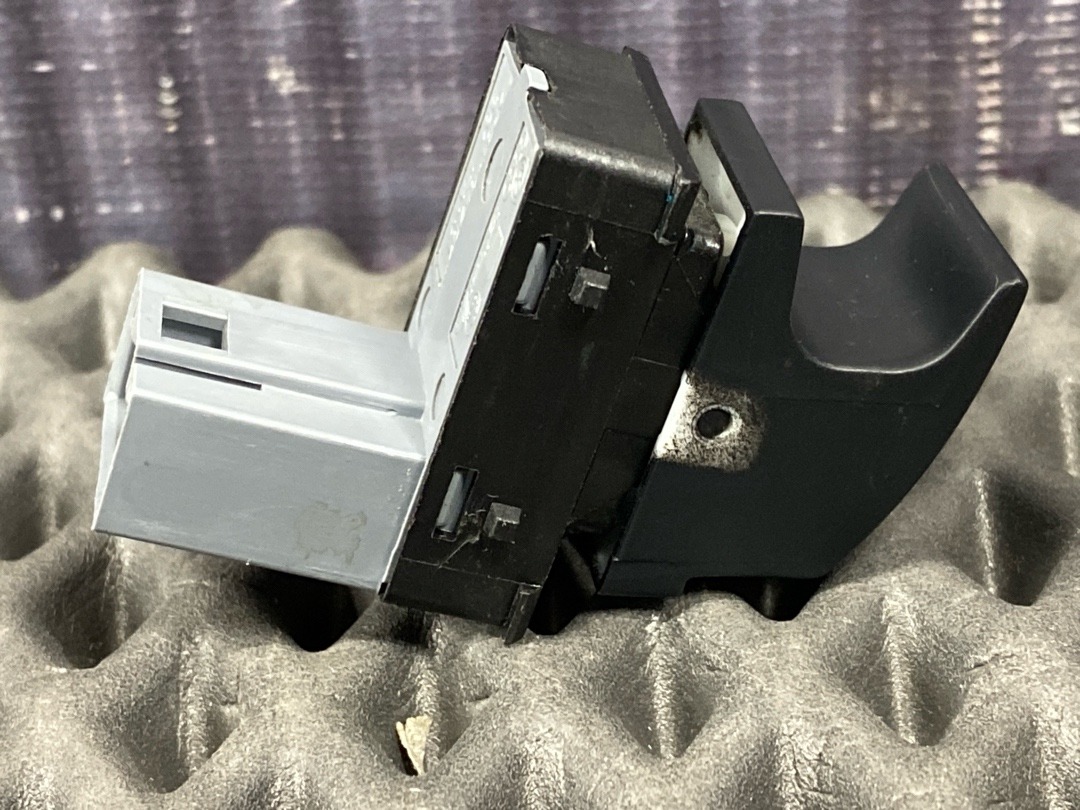 Кнопка стеклоподъемника, 730 рублей, Красноярск