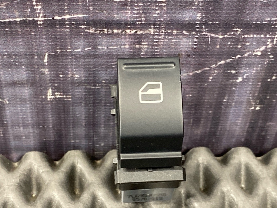 Кнопка стеклоподъемника, 730 рублей, Красноярск