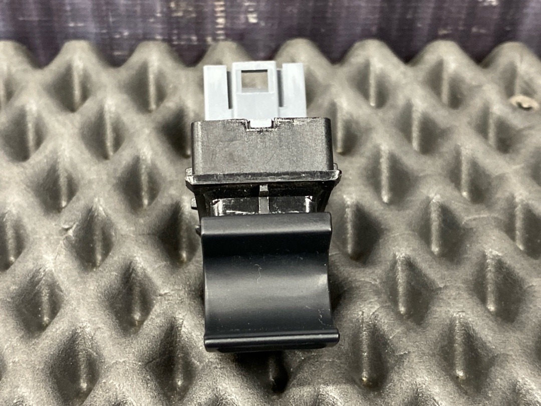 Кнопка стеклоподъемника, 730 рублей, Красноярск