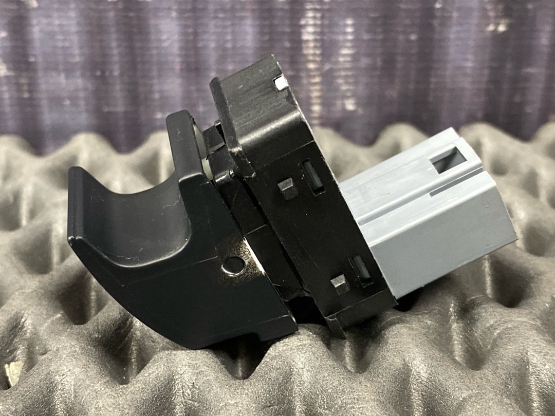 Кнопка стеклоподъемника, 730 рублей, Красноярск