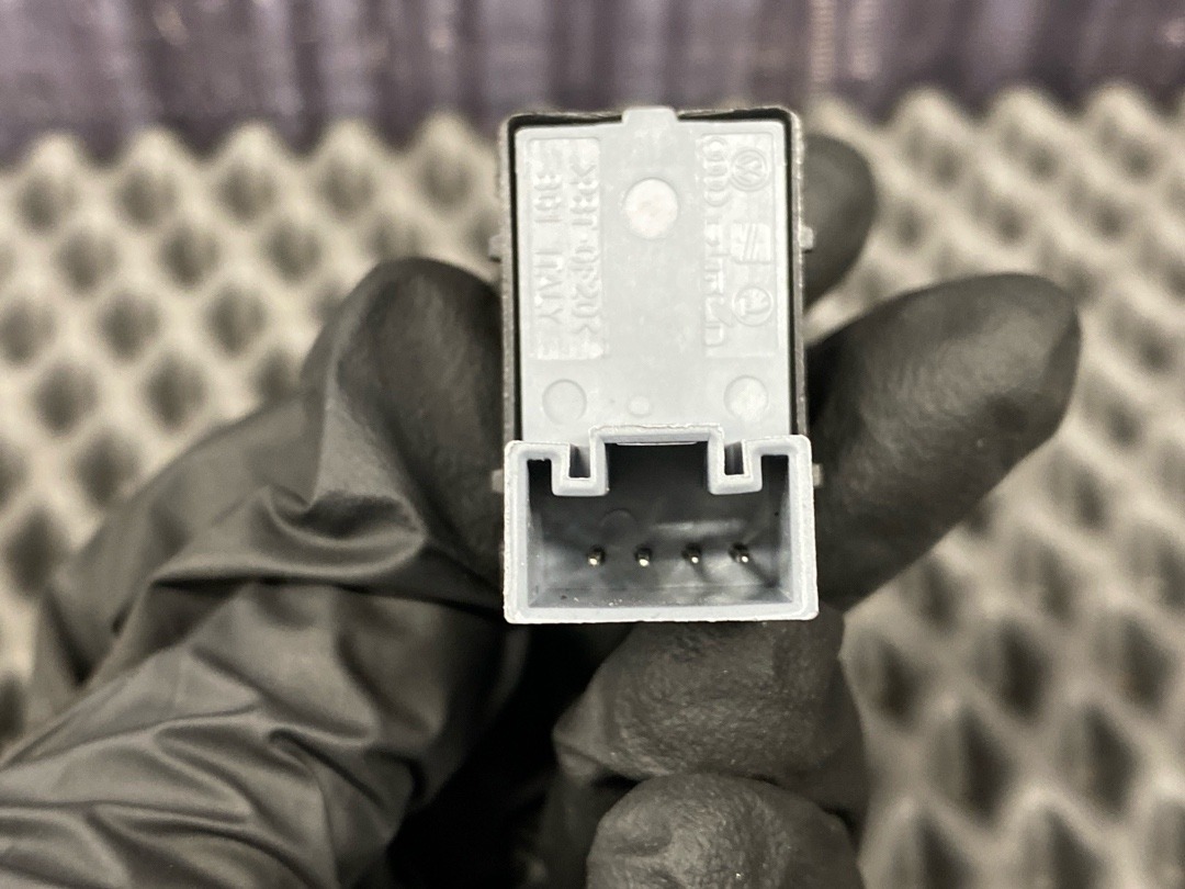 Кнопка стеклоподъемника, 730 рублей, Красноярск