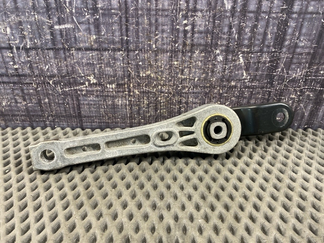 Опора двигателя, 970 рублей, Красноярск