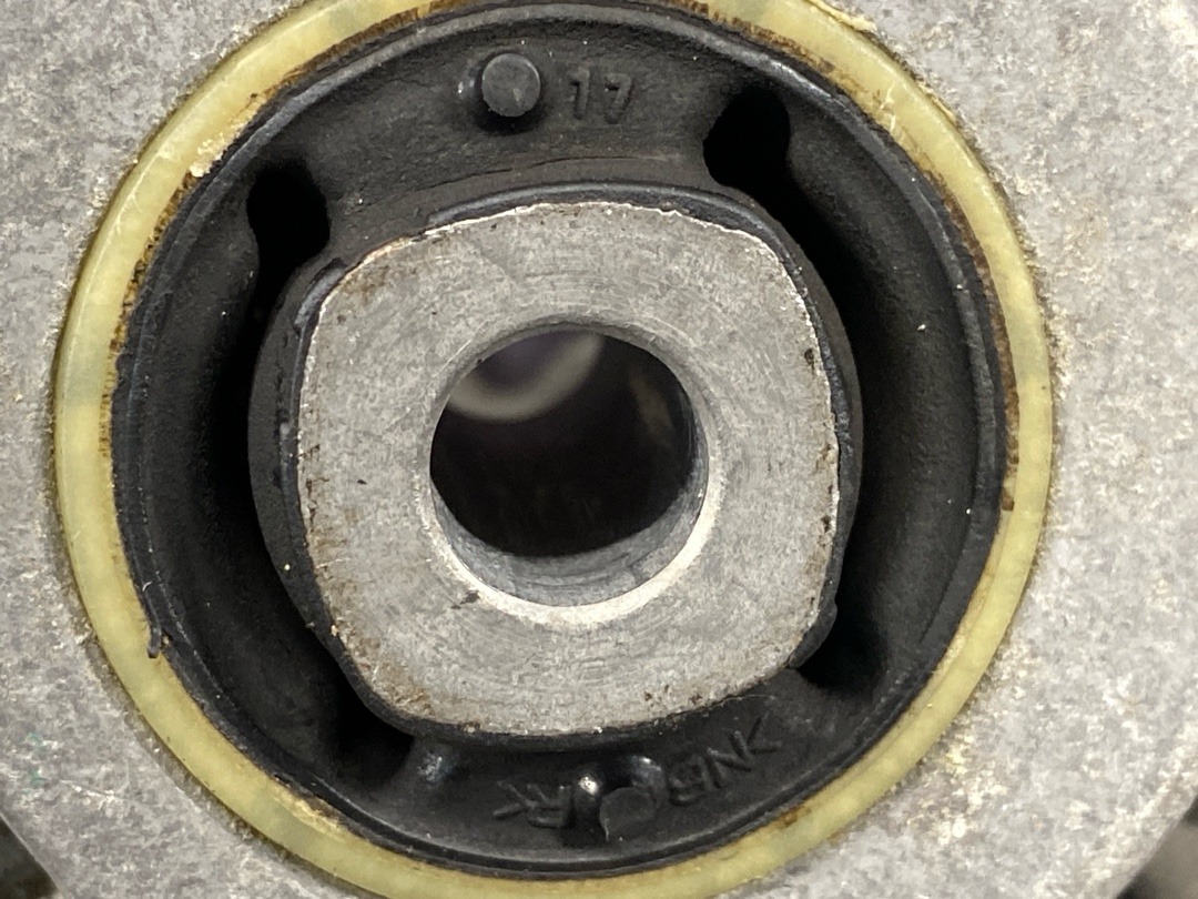 Опора двигателя, 970 рублей, Красноярск