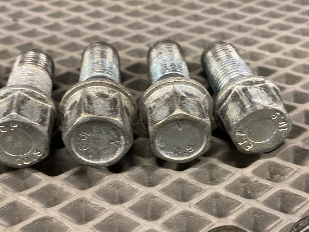 Комплект колесных болтов, 2970 рублей, Красноярск