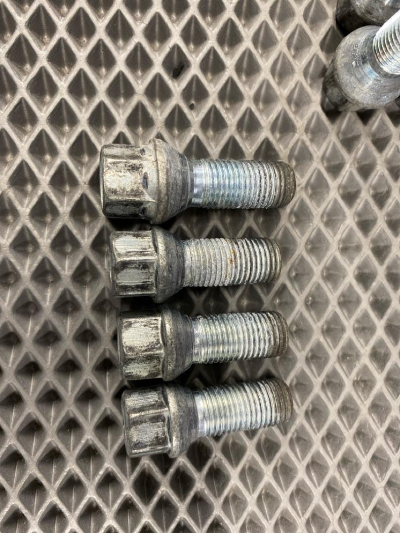 Комплект колесных болтов, 2970 рублей, Красноярск