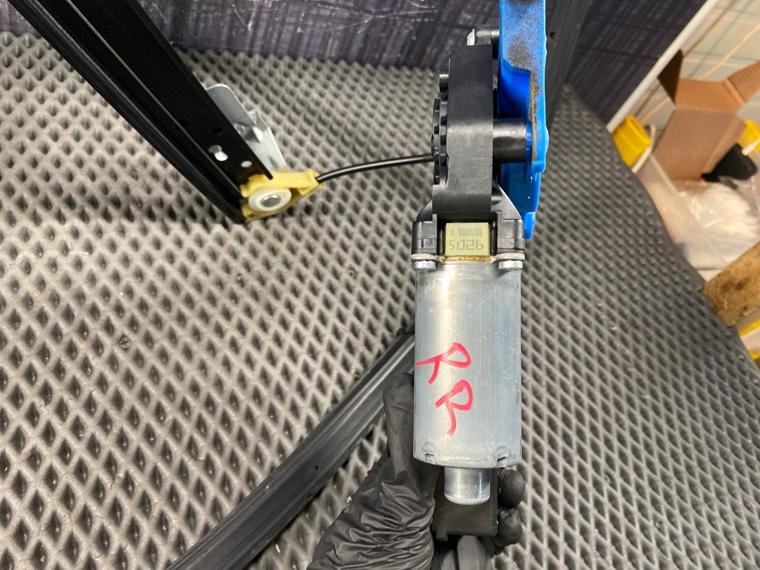 Стеклоподъемник, 2460 рублей, Красноярск