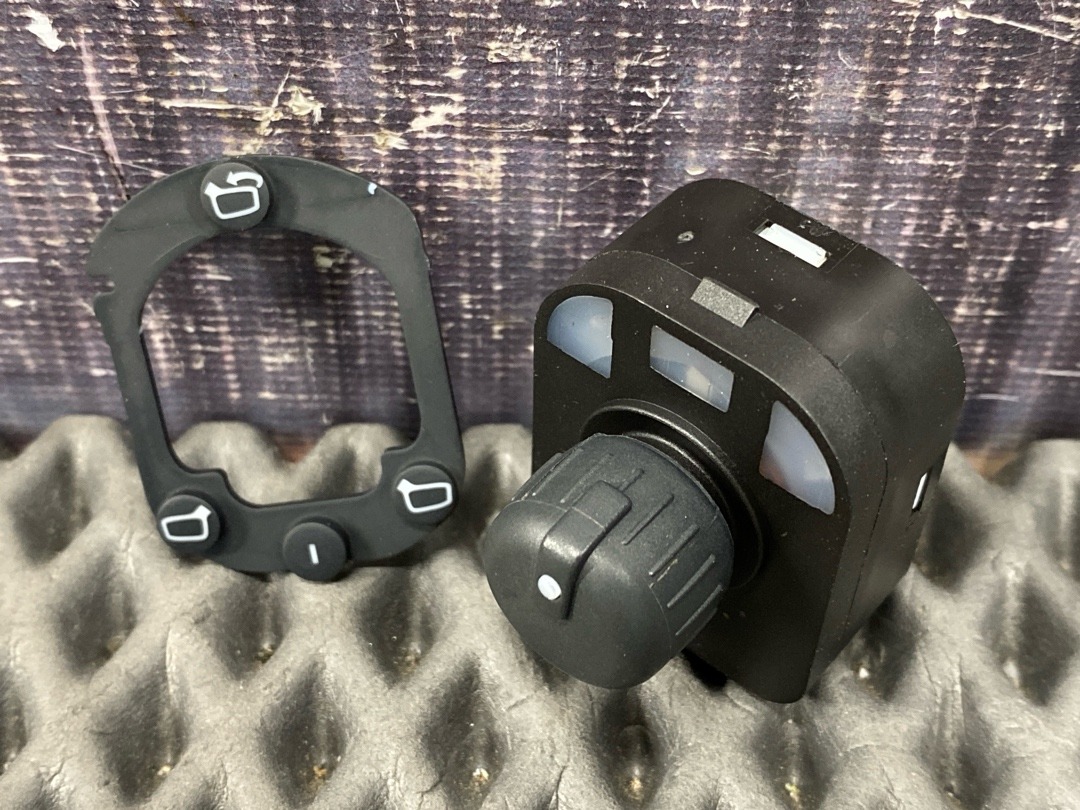 Кнопка регулировки зеркал, 1680 рублей, Красноярск