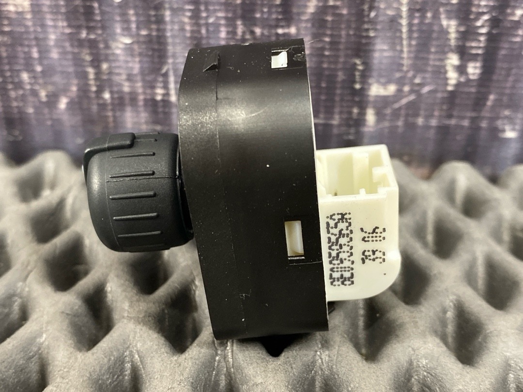 Кнопка регулировки зеркал, 1680 рублей, Красноярск