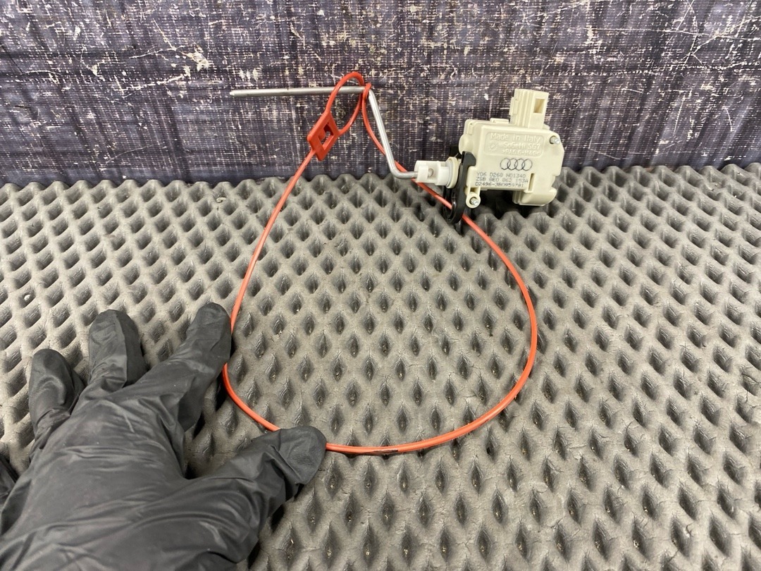 Замок лючка бензобака, 930 рублей, Красноярск