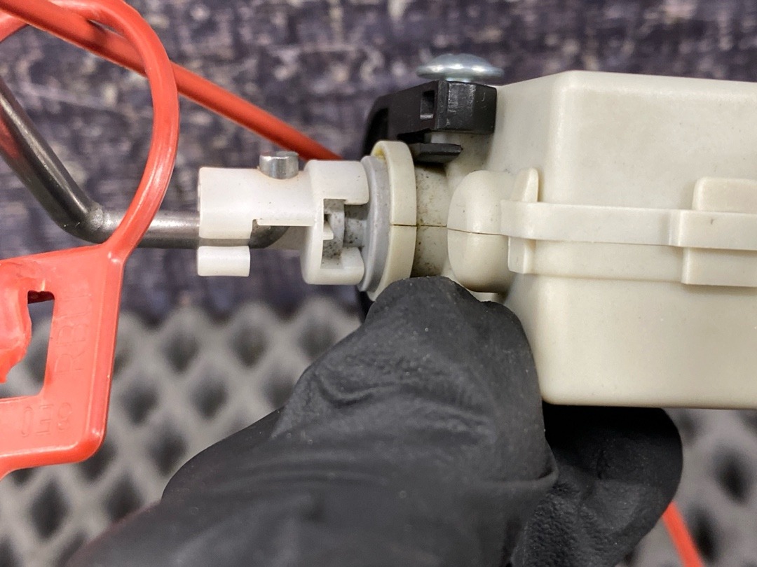 Замок лючка бензобака, 930 рублей, Красноярск