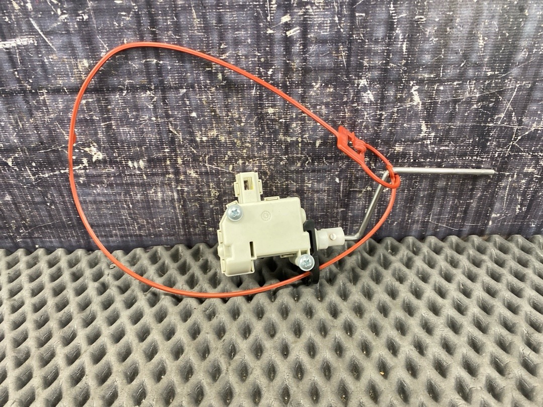 Замок лючка бензобака, 930 рублей, Красноярск