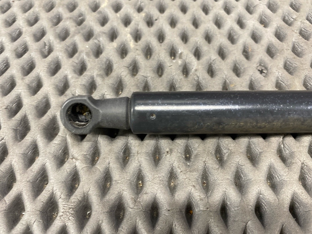 Амортизатор багажника, 650 рублей, Красноярск