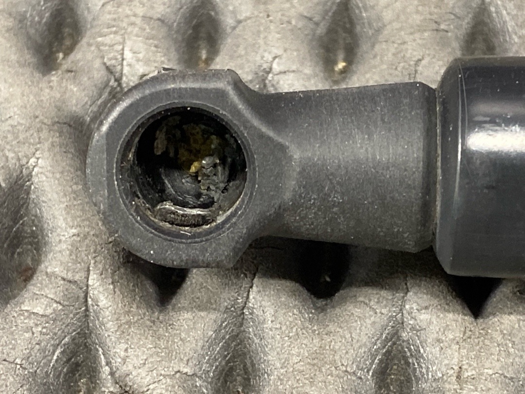 Амортизатор багажника, 650 рублей, Красноярск