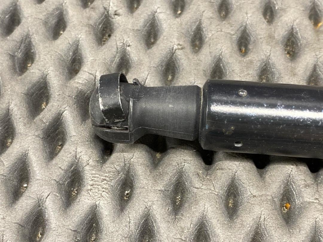 Амортизатор багажника, 650 рублей, Красноярск