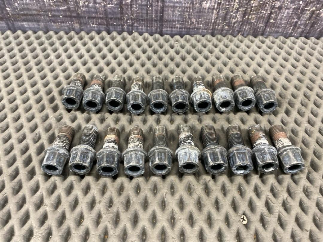 Комплект колесных болтов, 3340 рублей, Красноярск