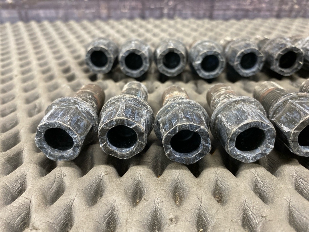 Комплект колесных болтов, 3340 рублей, Красноярск