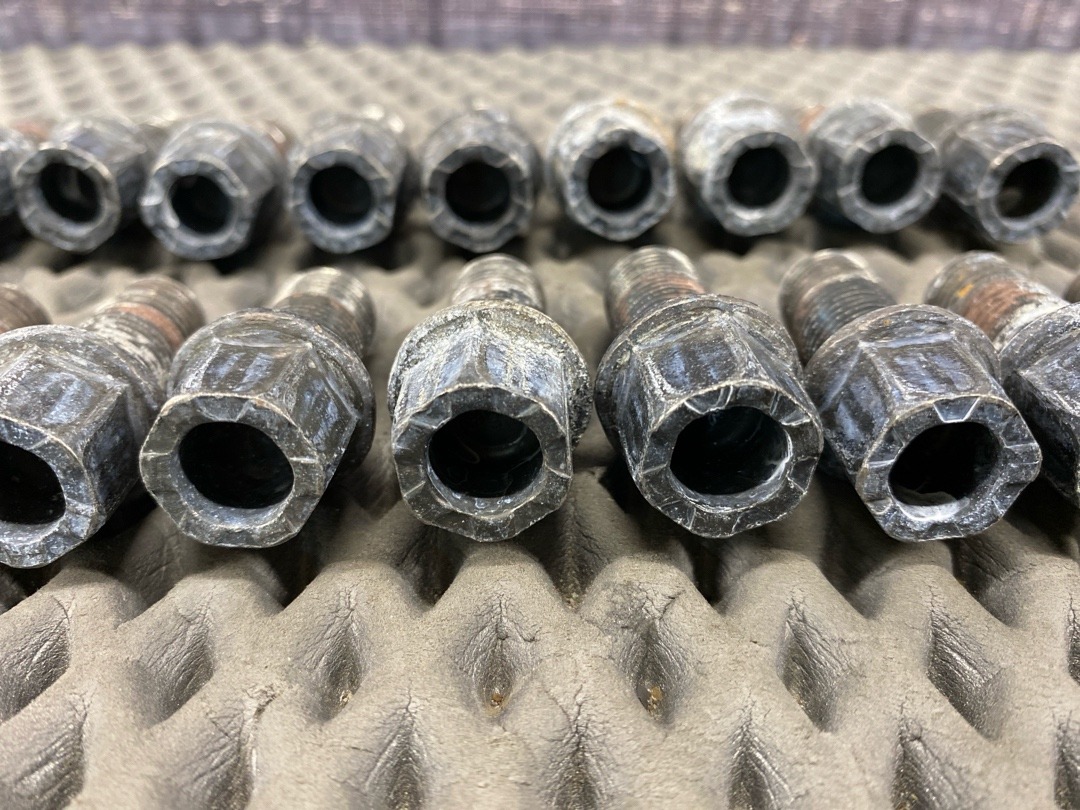 Комплект колесных болтов, 3340 рублей, Красноярск