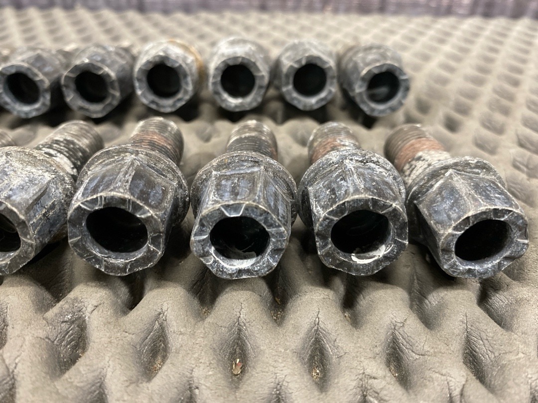 Комплект колесных болтов, 3340 рублей, Красноярск