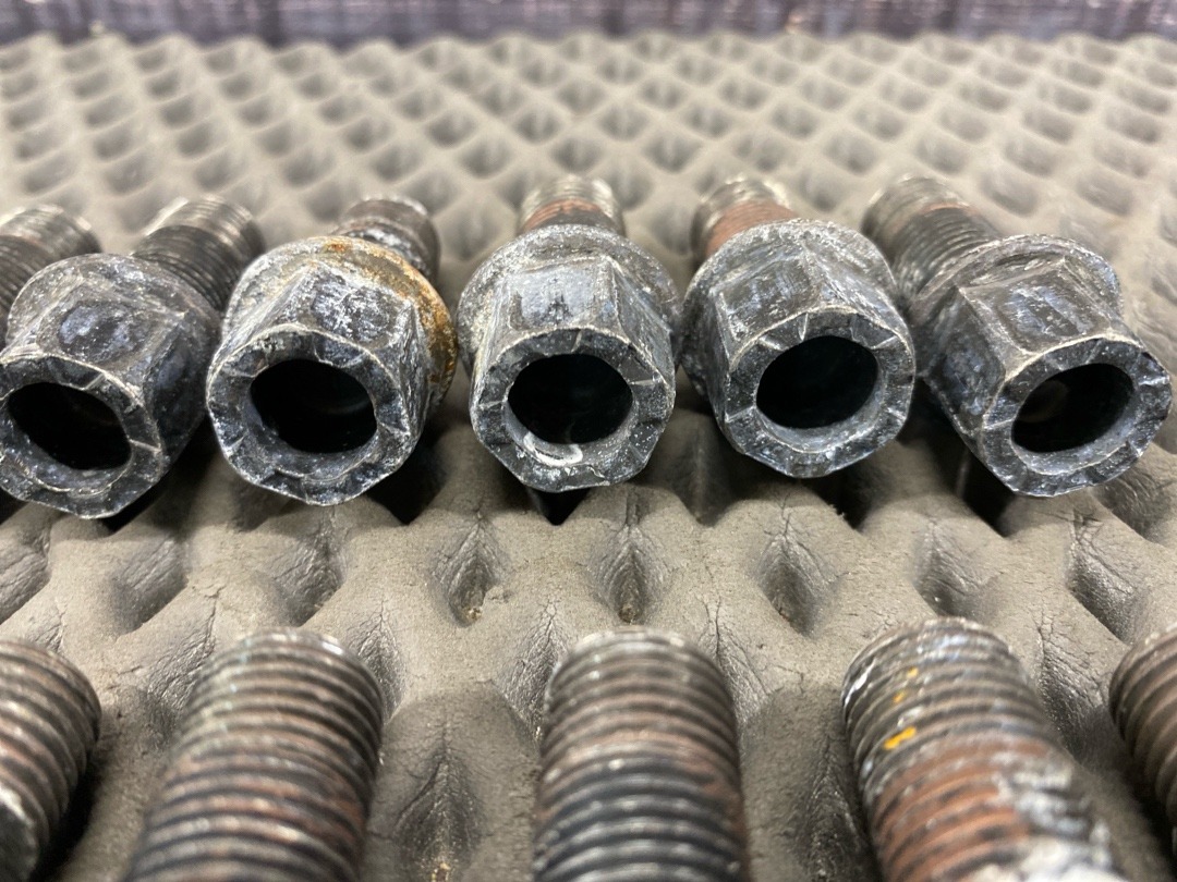 Комплект колесных болтов, 3340 рублей, Красноярск