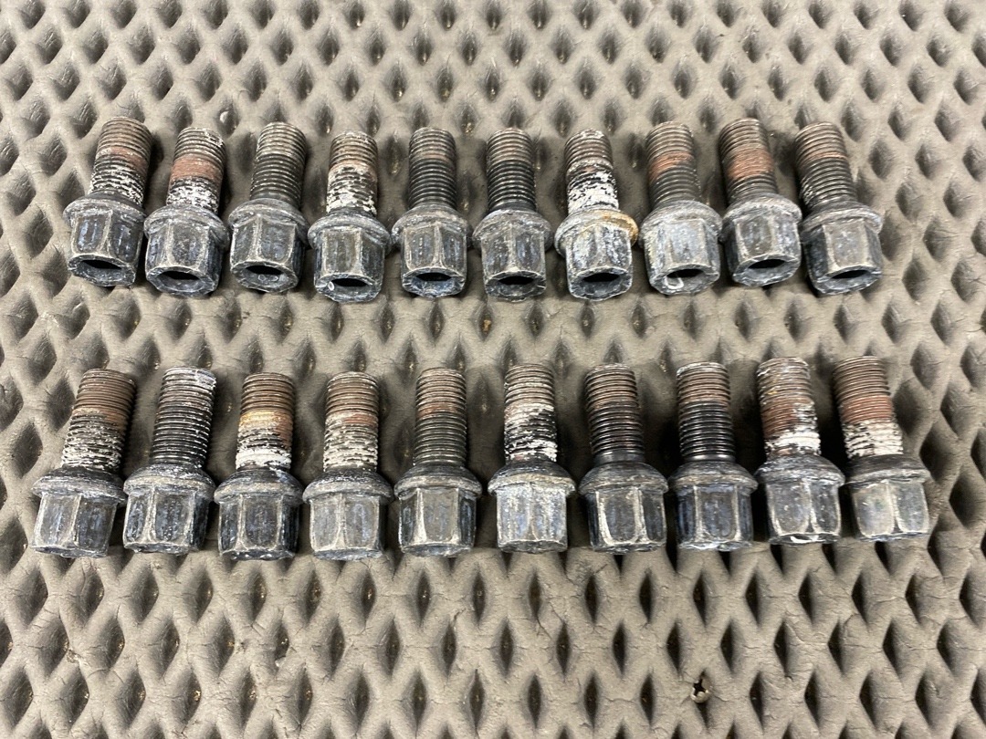 Комплект колесных болтов, 3340 рублей, Красноярск