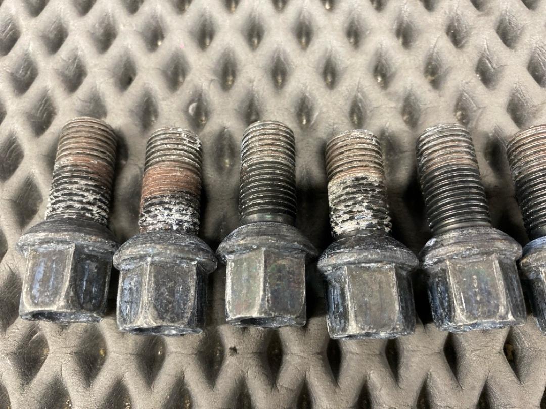 Комплект колесных болтов, 3340 рублей, Красноярск