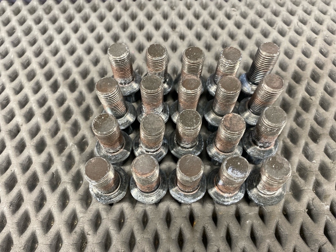 Комплект колесных болтов, 3340 рублей, Красноярск