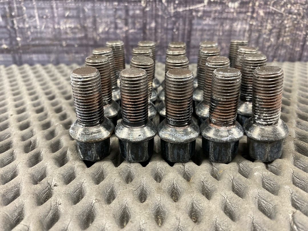 Комплект колесных болтов, 3340 рублей, Красноярск