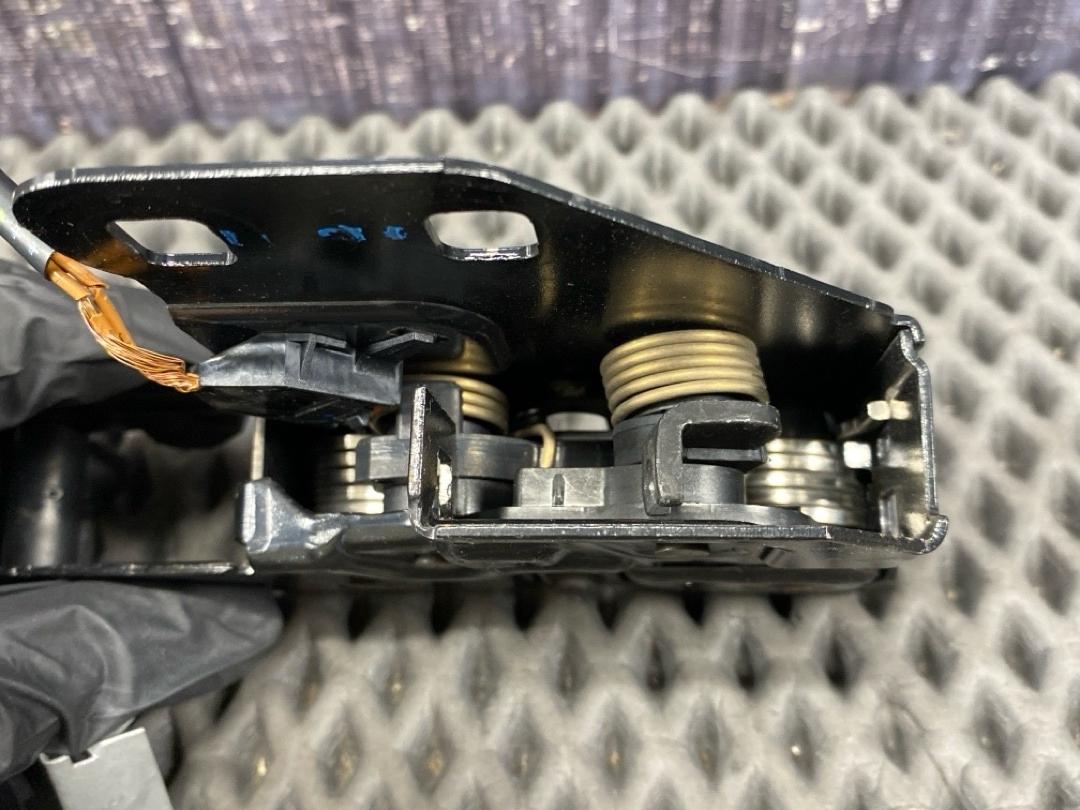 Замок капота, 1920 рублей, Красноярск